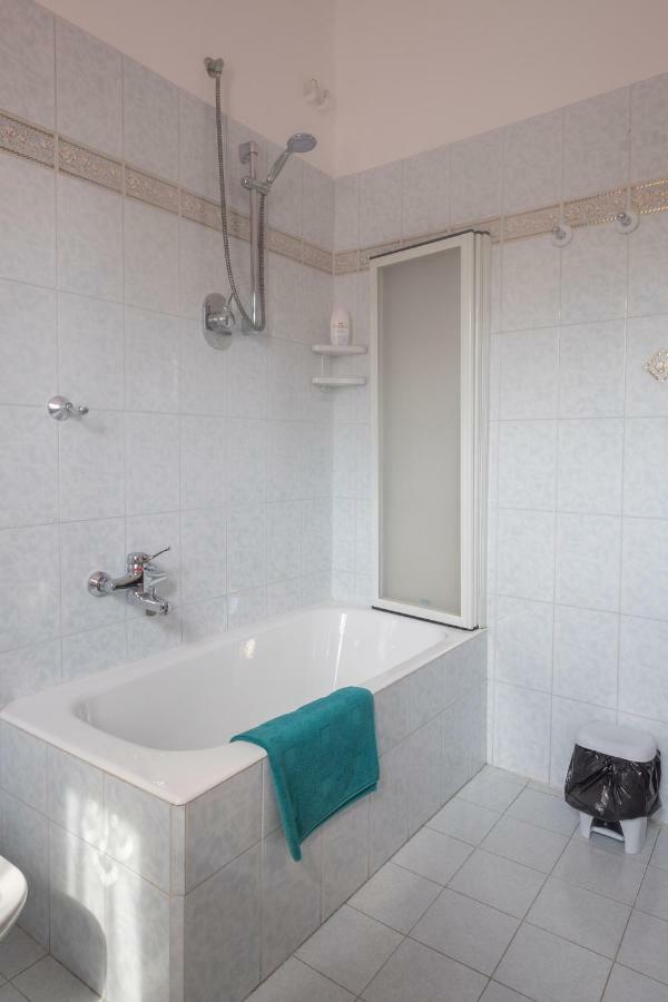 B&B Le Camelie Bareggio Exterior photo