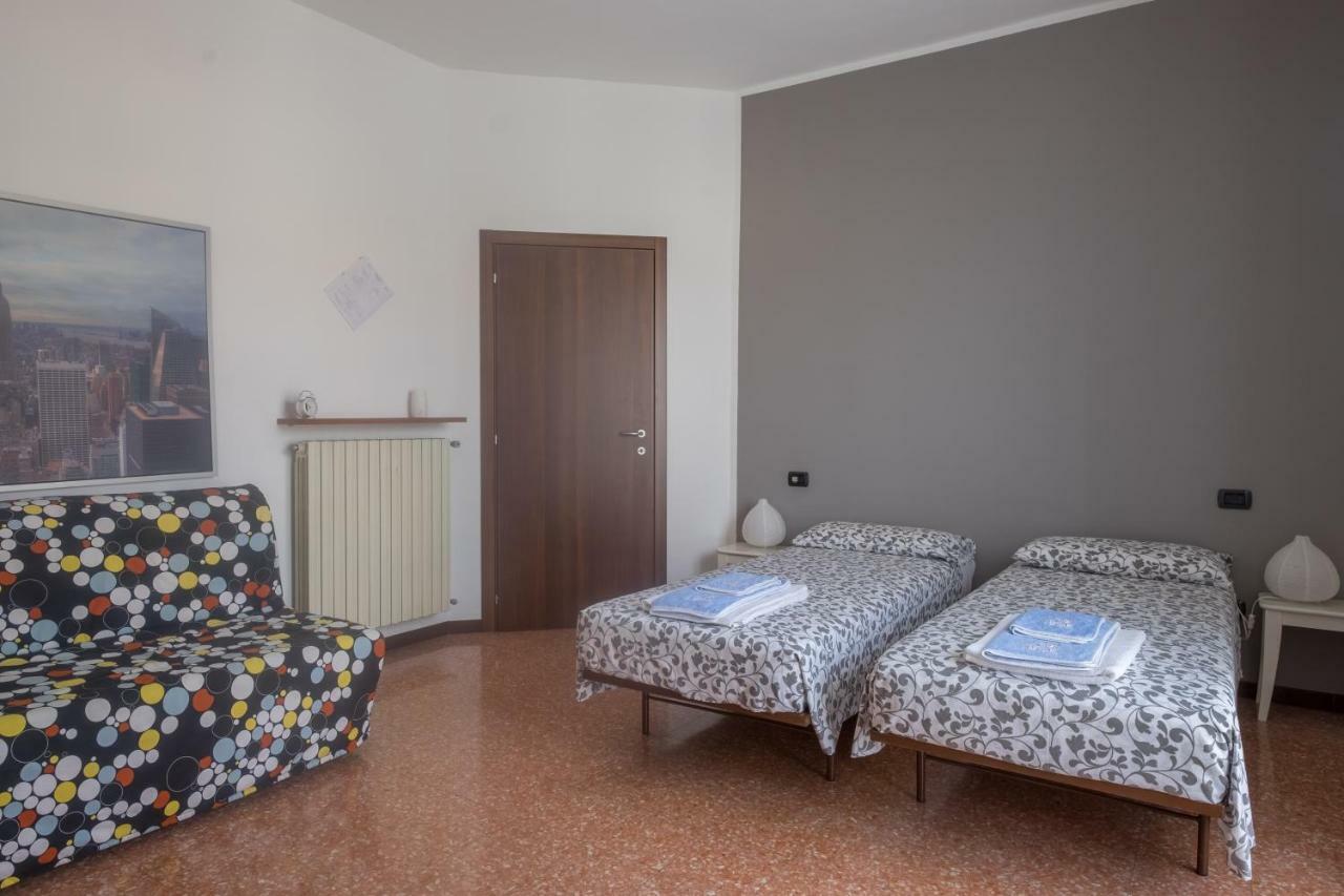 B&B Le Camelie Bareggio Exterior photo