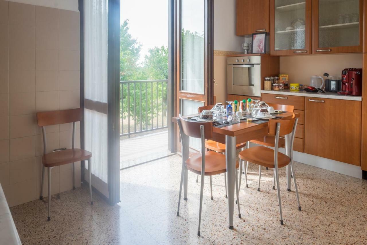B&B Le Camelie Bareggio Exterior photo